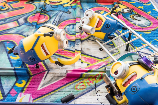 Фотошпалери міньйони на стіні