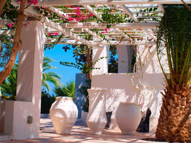 Фотообои Дворик в Санторини