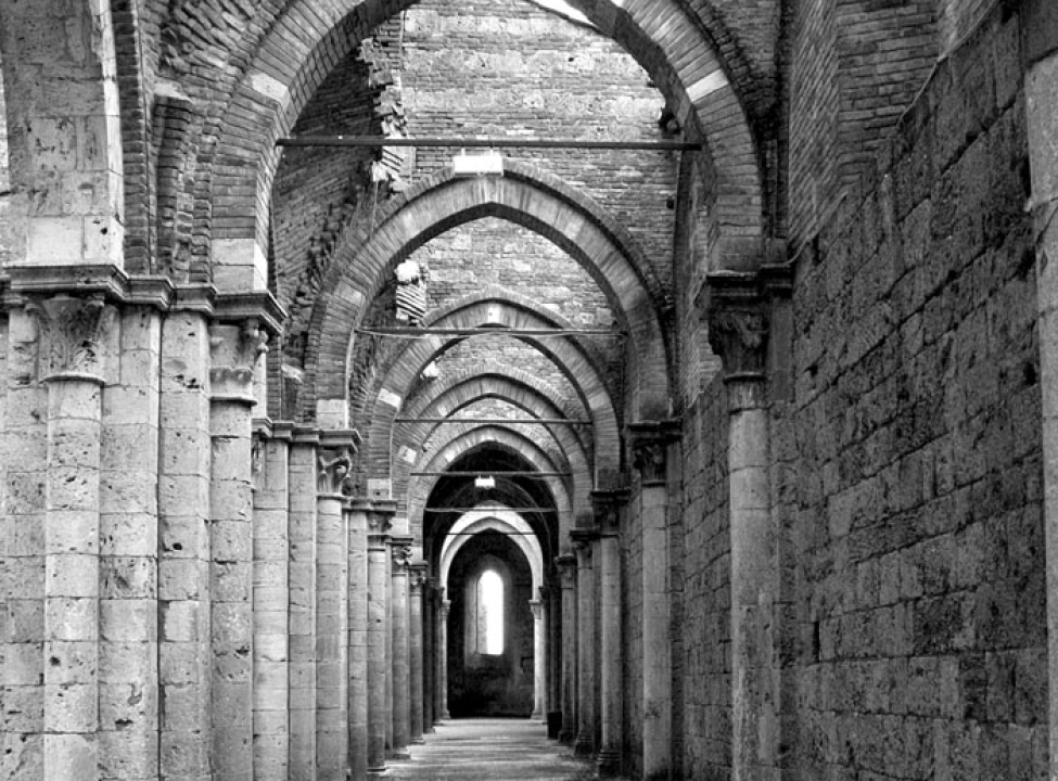 выбрать Фотообои Старинный коридор с арками Фотообои Расширяющие пространство на стену