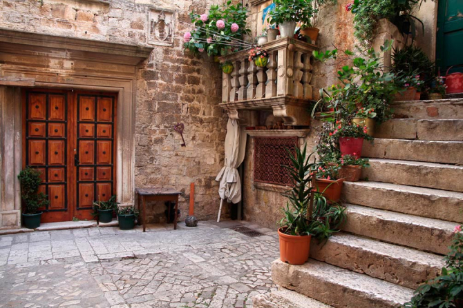 Фотошпалери Сходинки у дворі