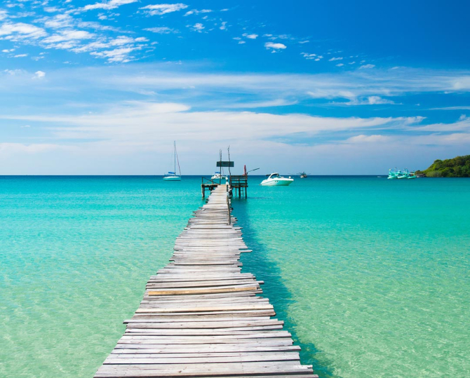 Фотообои Деревянный пирс в море