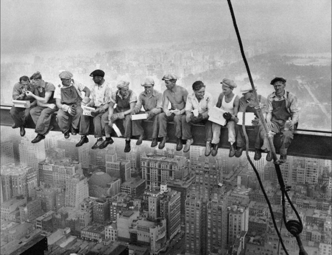 Фотообои Роботники лофт