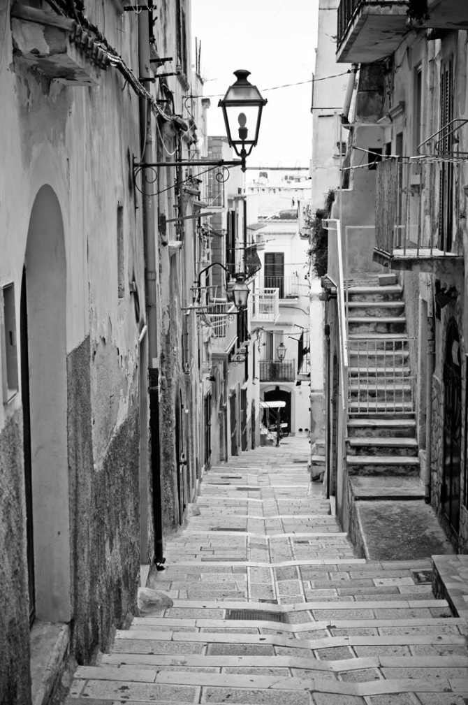 Фотообои узкая улица