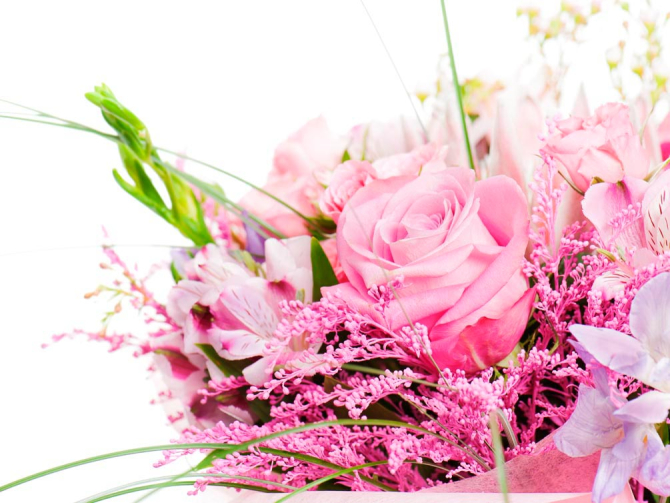 Фотошпалери Букет з рожевими трояндами