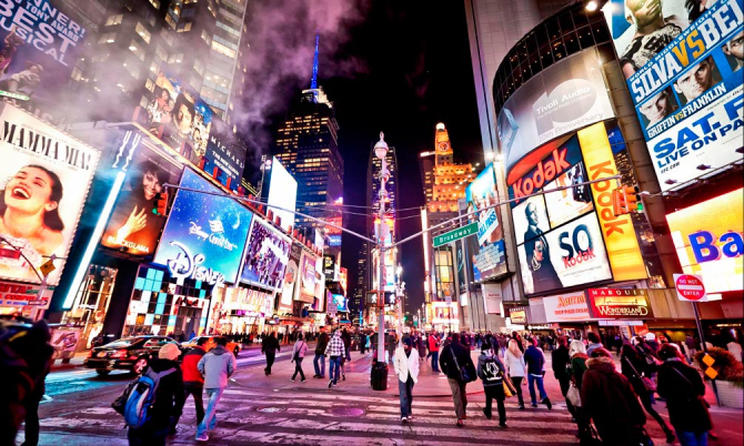 Фотообои Реклама, люди,ночь