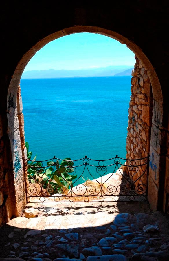 Фотошпалери Арка з видом на море