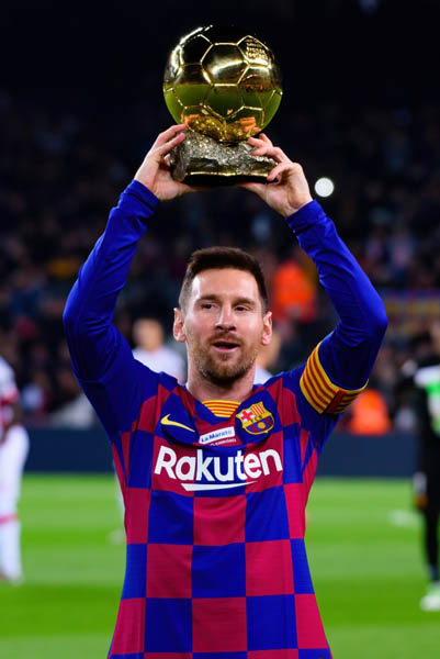 Фотообои Месси с кубком